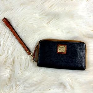 Pebble Grain Large Zip Around Wristlet